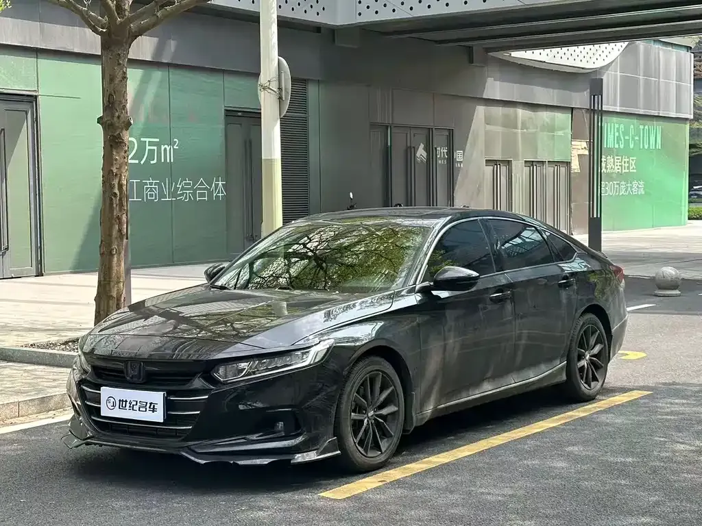 Honda Accord — фото 1