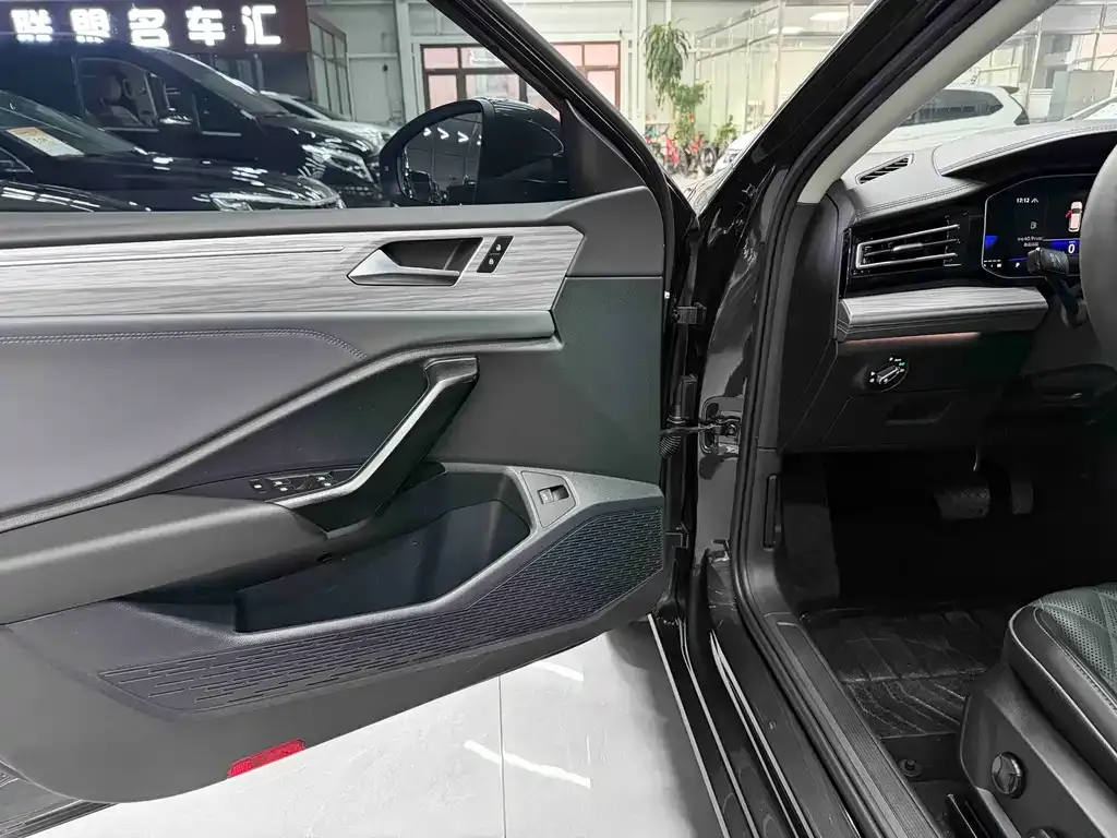 Volkswagen Sagitar 2023 из CN, фото 4