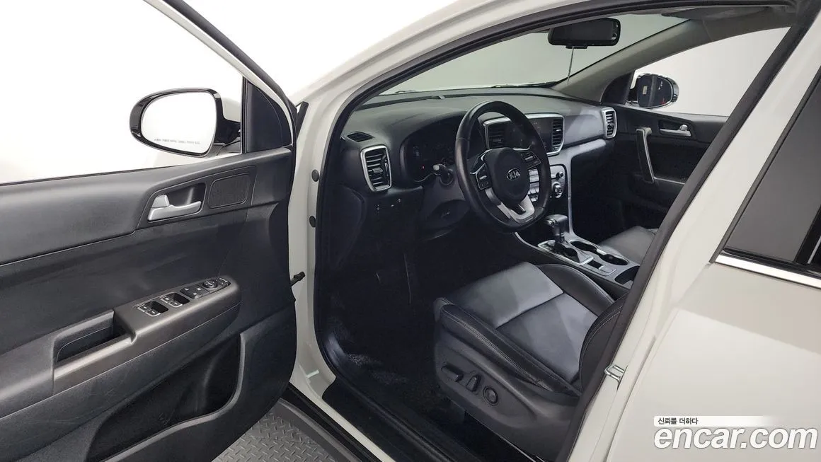 Kia Sportage — фото 9