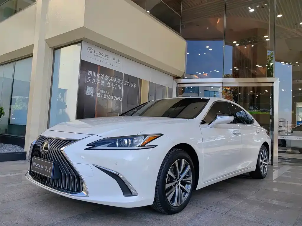 Lexus ES — фото 5
