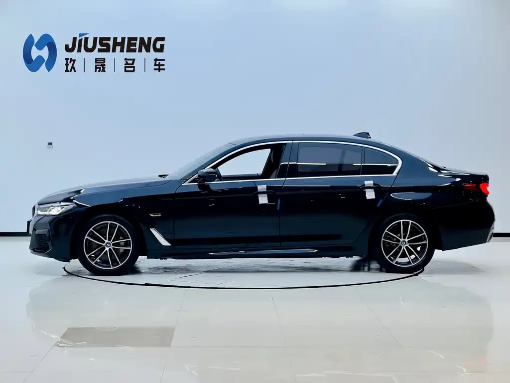BMW 5 Series New Energy — фото 2