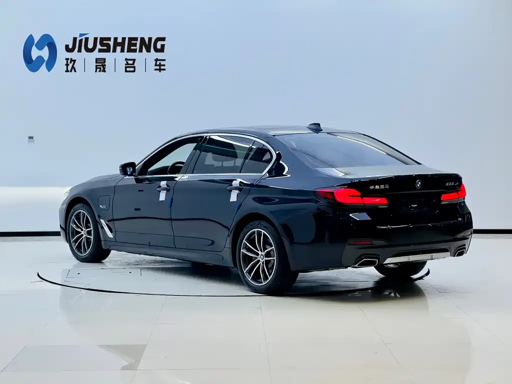 BMW 5 Series New Energy — фото 3