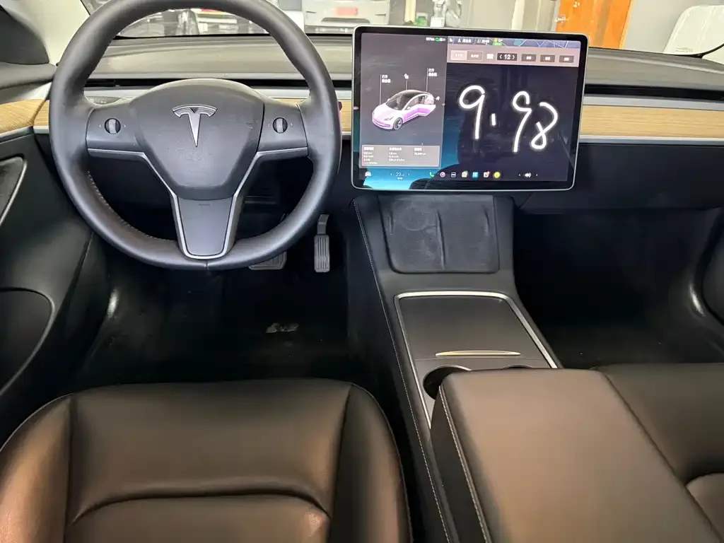 Tesla Model 3 — фото 7