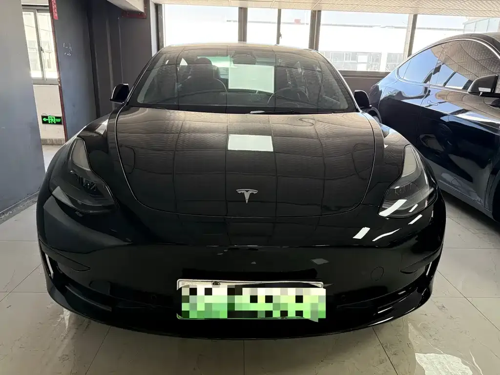 Tesla Model 3 — фото 4