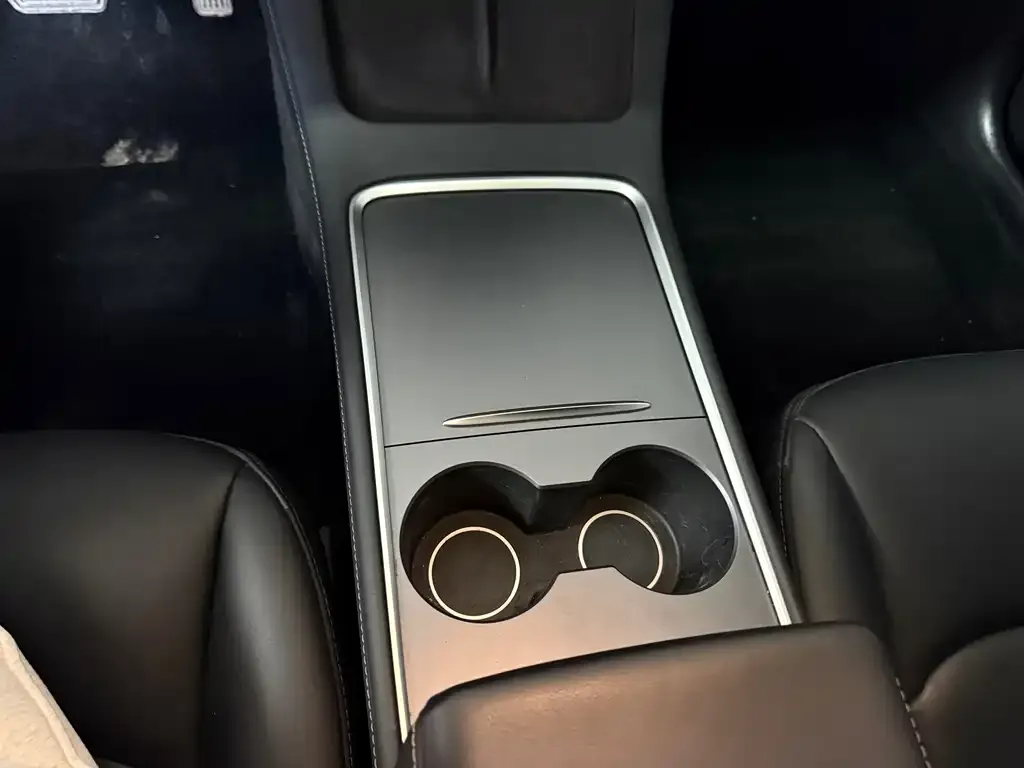 Tesla Model 3 — фото 2