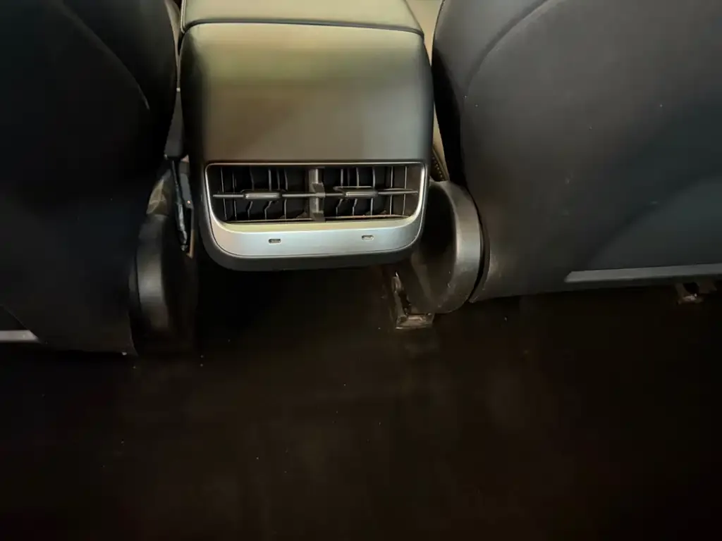 Tesla Model 3 — фото 3