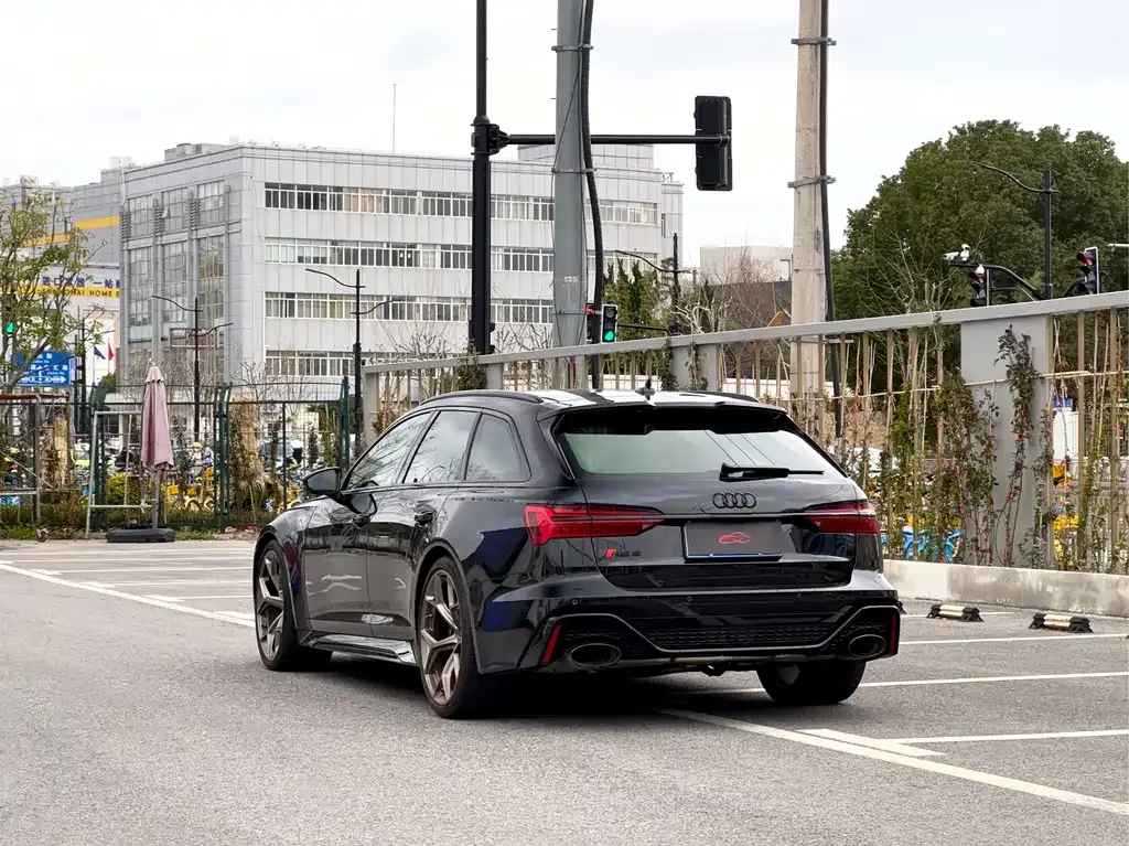 Audi RS 6 2024 из CN, фото 5