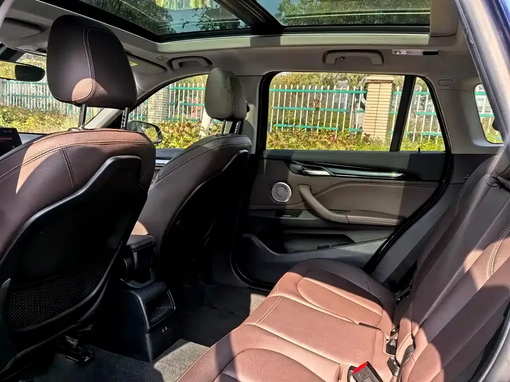 BMW X1 2021 из CN, фото 3