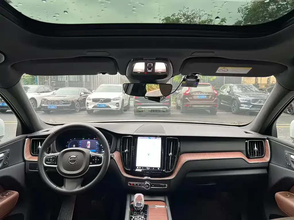 Volvo XC60 2024 из CN, фото 7