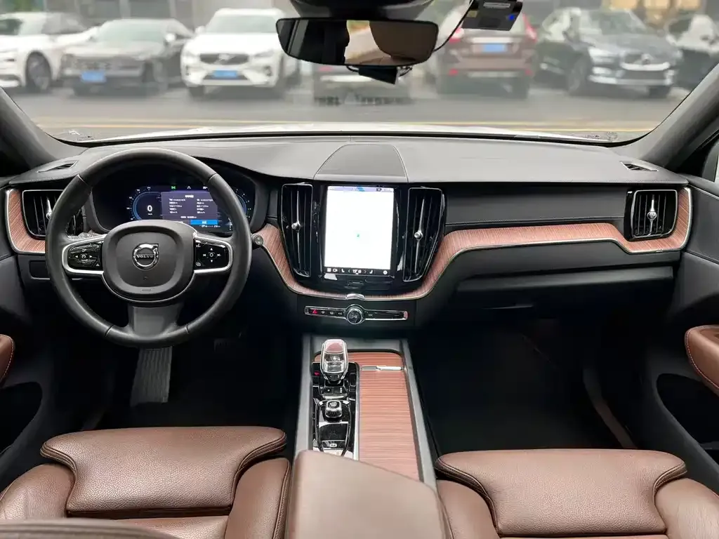 Volvo XC60 2024 из CN, фото 8