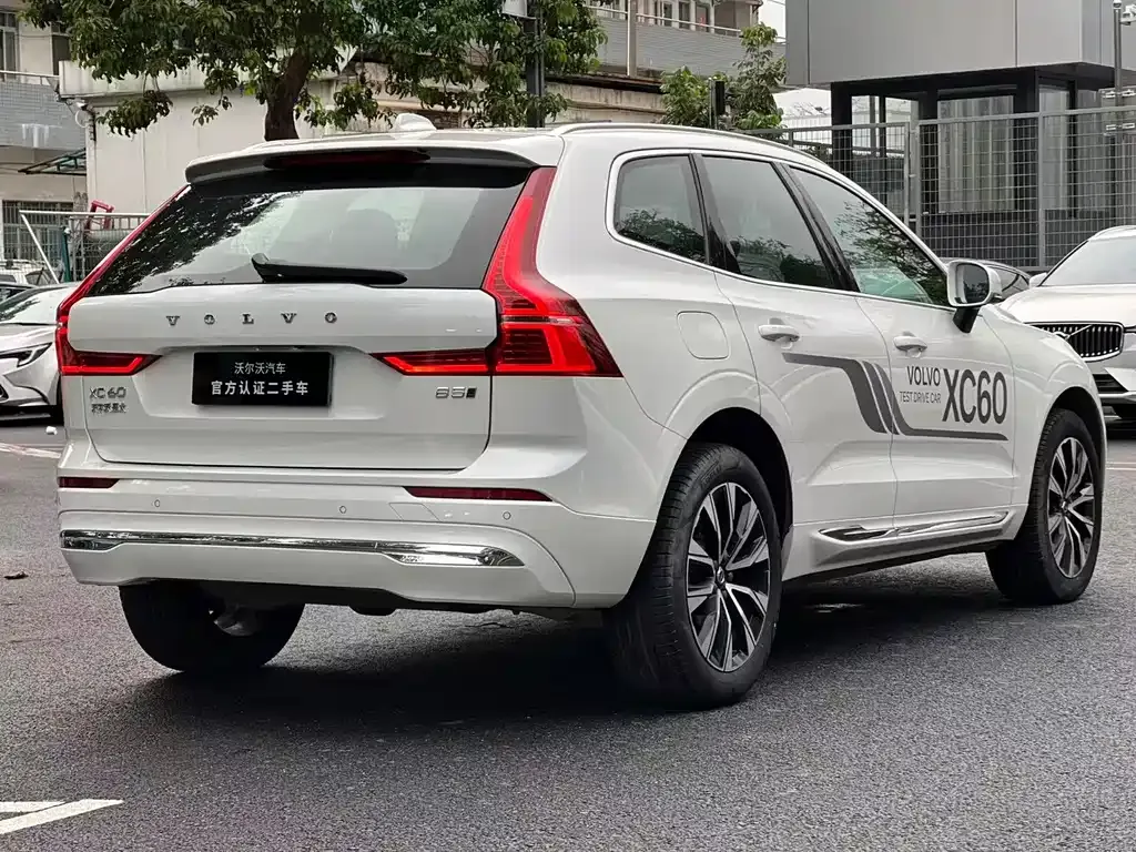 Volvo XC60 2024 из CN, фото 3