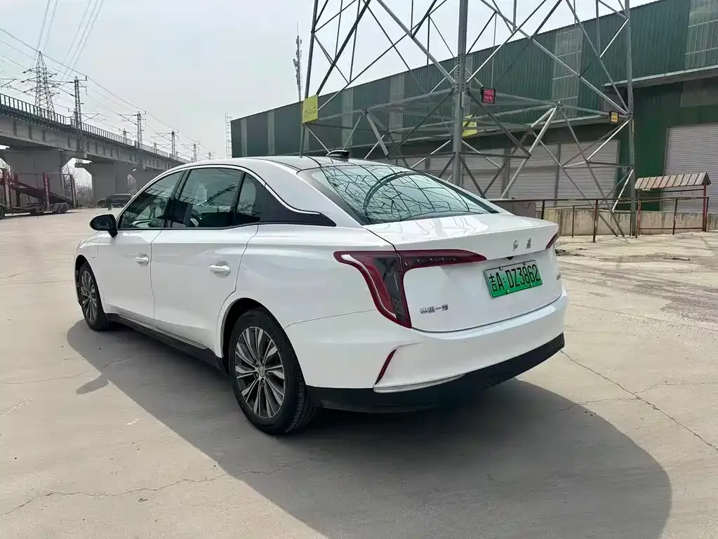 Hongqi E-QM5 — фото 3