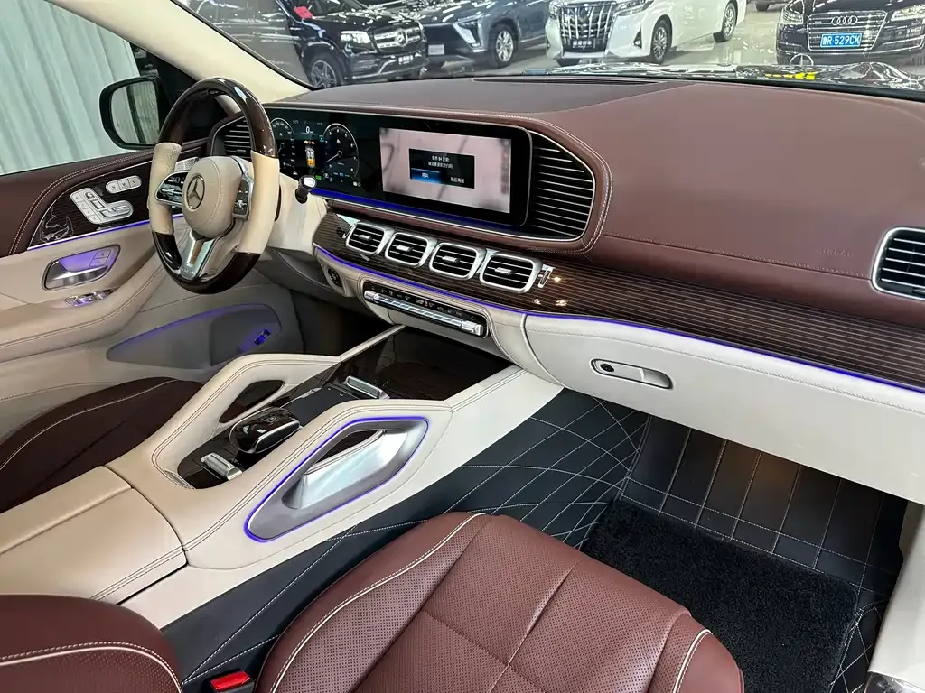 Mercedes-Benz GLS — фото 10