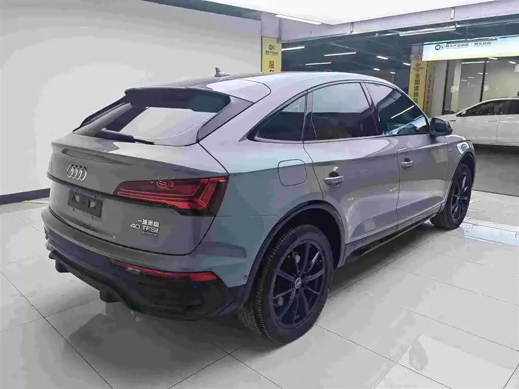 Audi Q5L Sportback — фото 9
