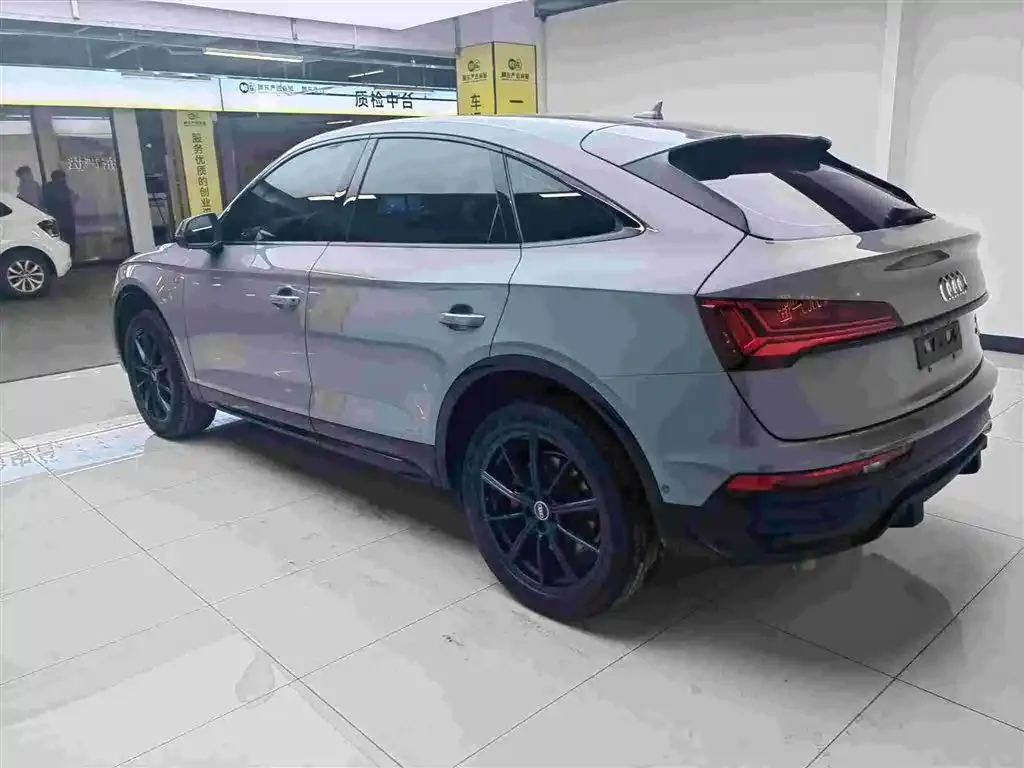 Audi Q5L Sportback — фото 8