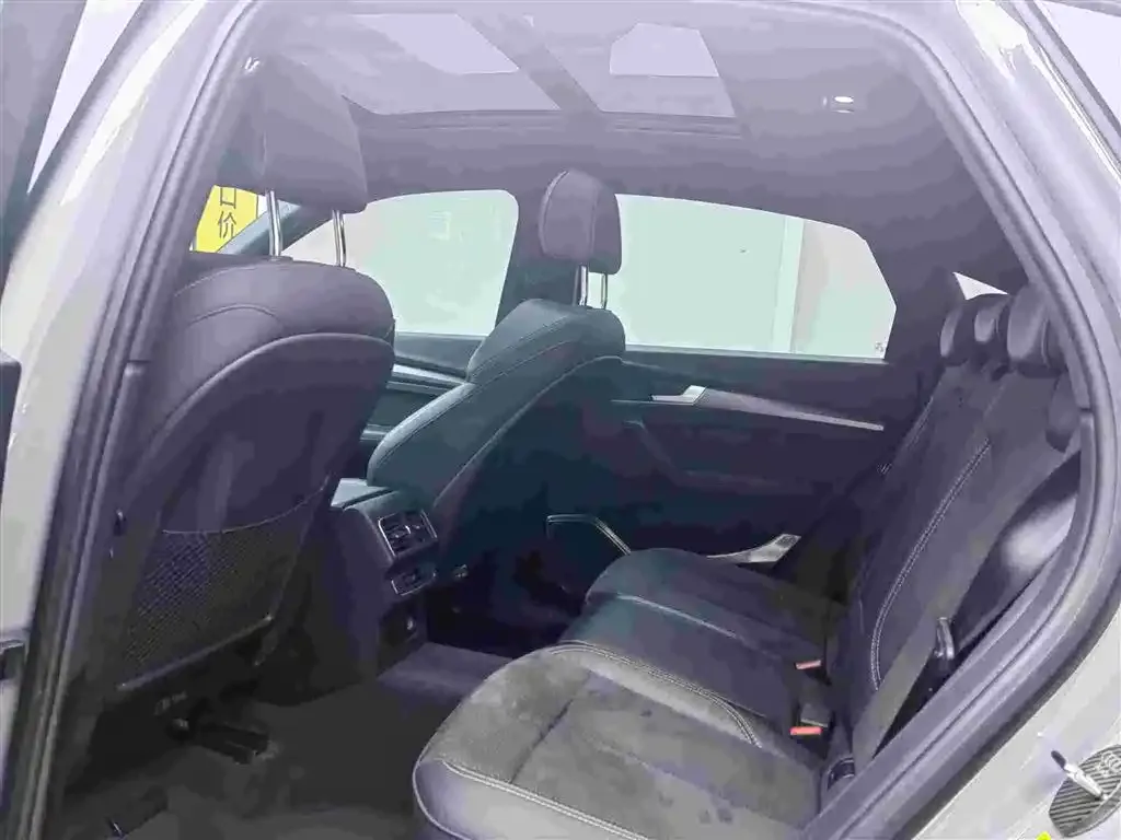 Audi Q5L Sportback — фото 2