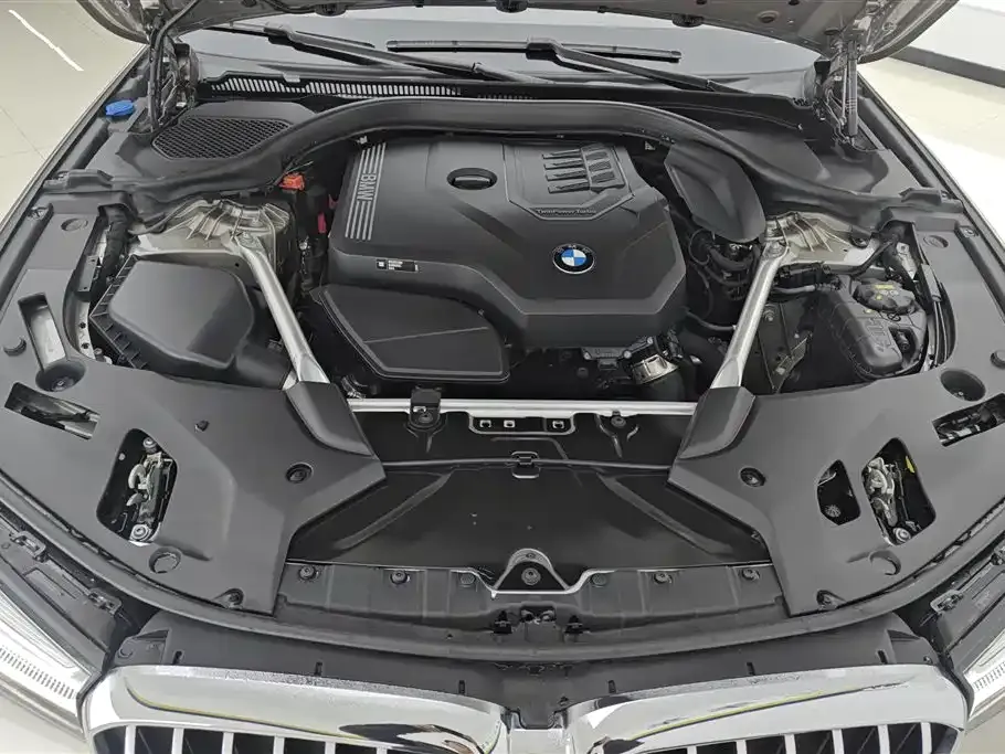 BMW 5 Series — фото 10