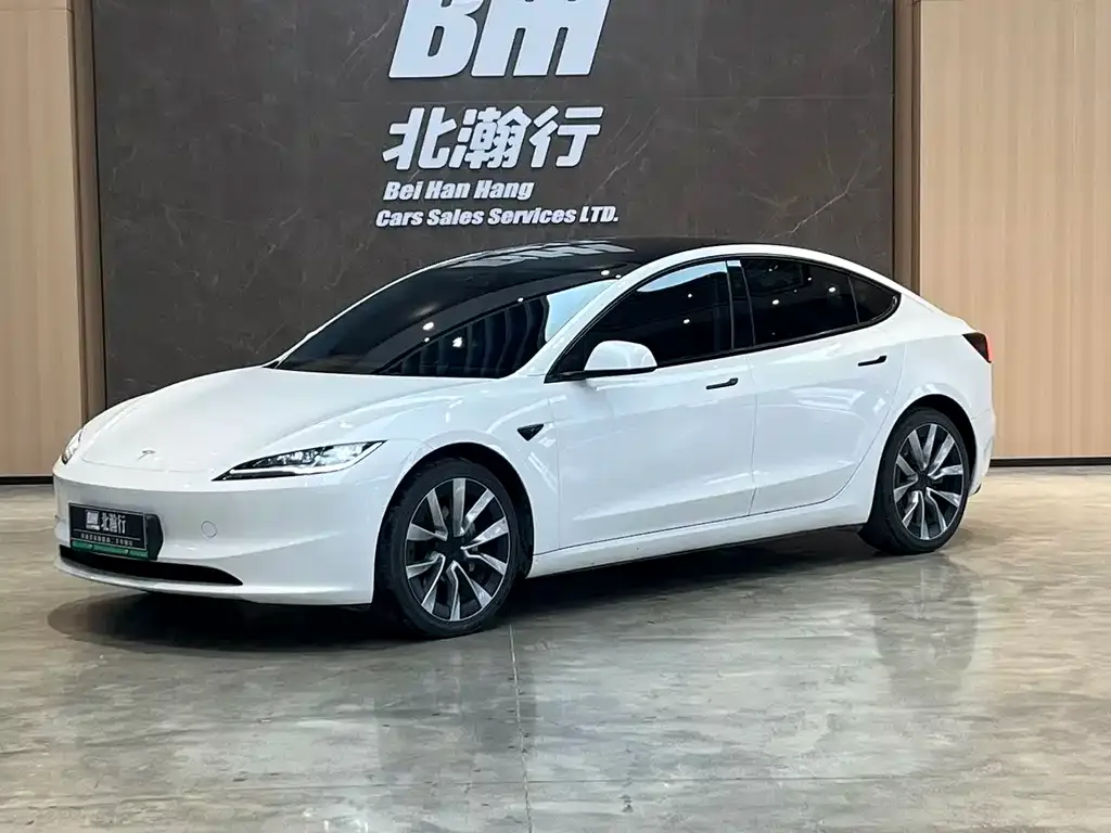 Tesla Model 3 — фото 3