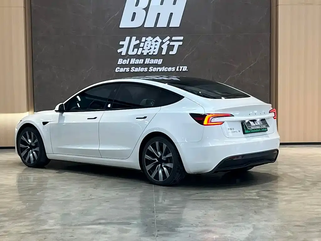 Tesla Model 3 — фото 2