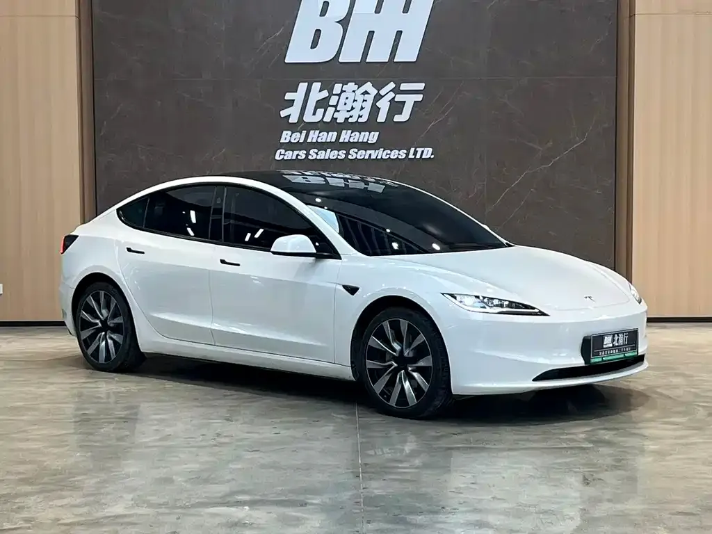 Tesla Model 3 — фото 8