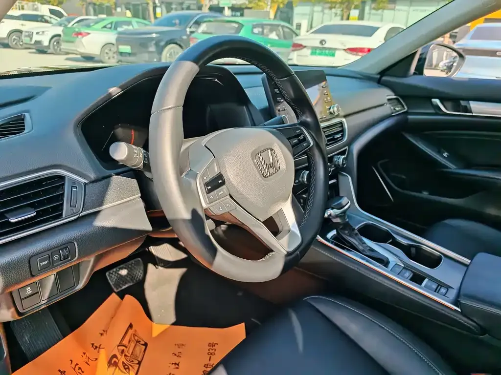 Honda Accord — фото 4