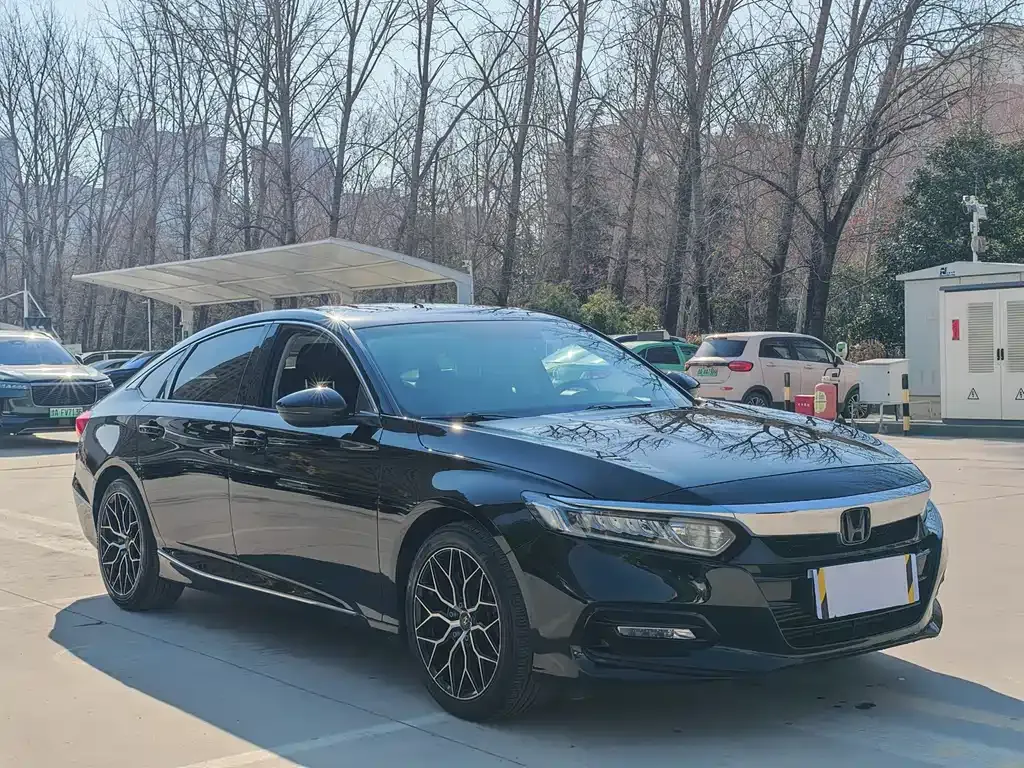 Honda Accord — фото 9