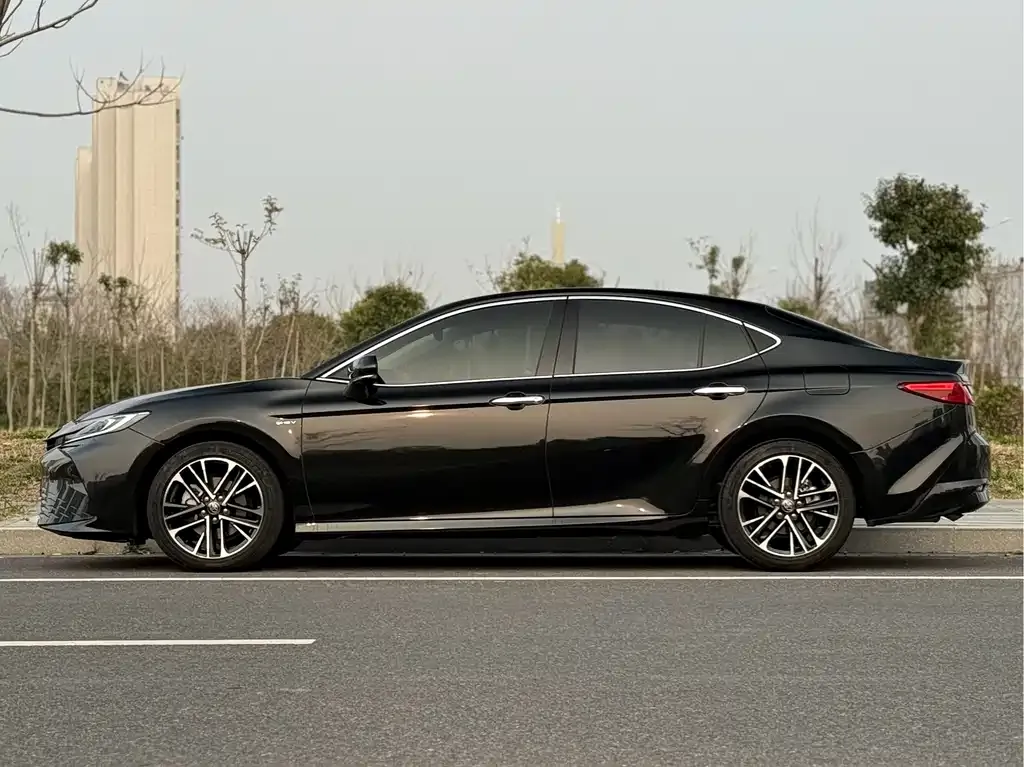 Toyota Camry 2024 из CN, фото 8