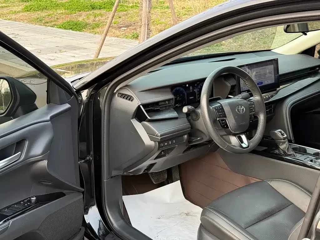 Toyota Camry 2024 из CN, фото 10