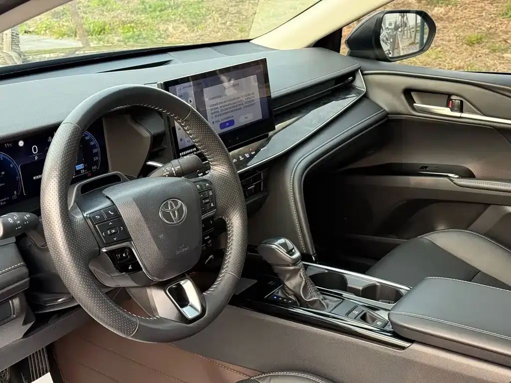 Toyota Camry 2024 из CN, фото 7