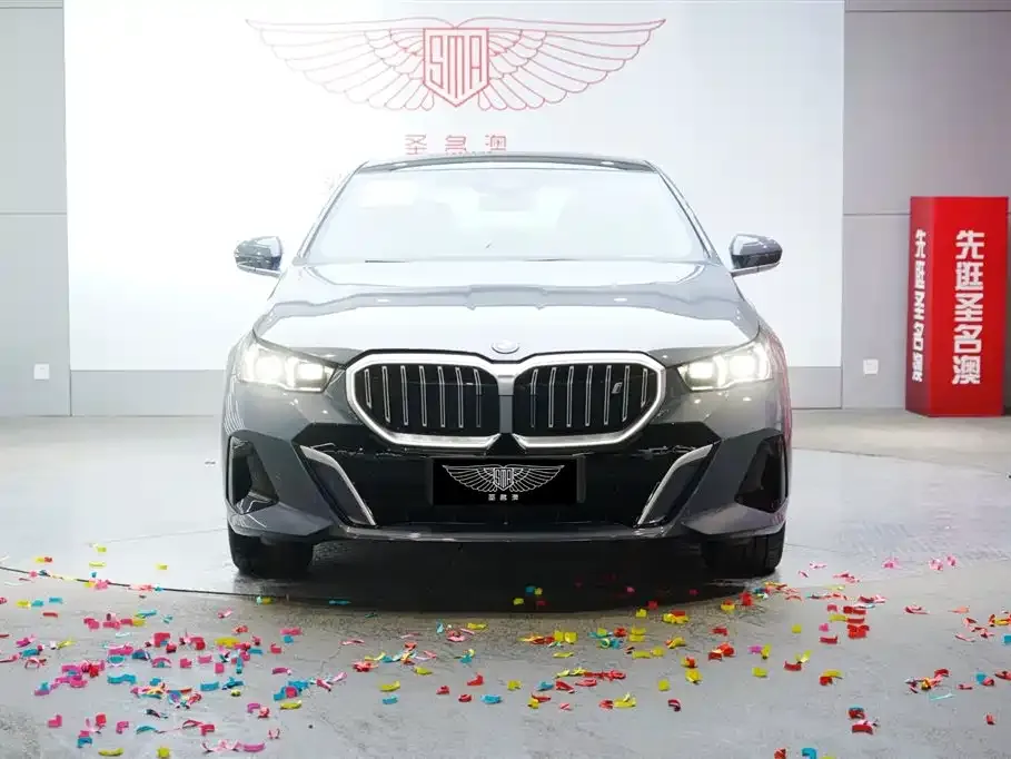 BMW i5 — фото 10
