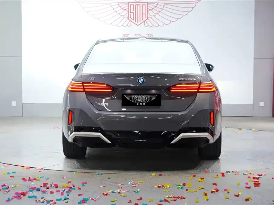 BMW i5 — фото 8