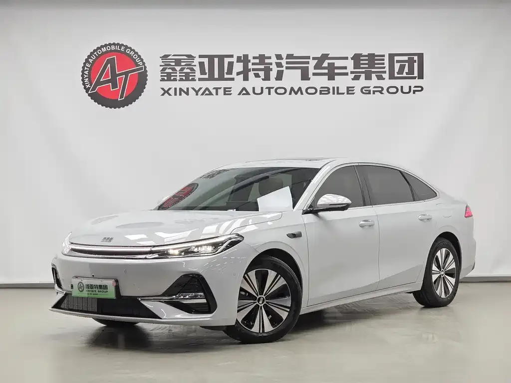 Geely 银河A7