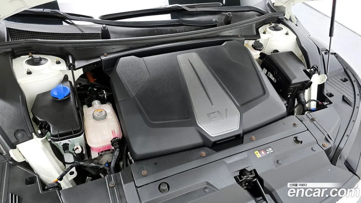 Kia EV6 2023 из KR, фото 8