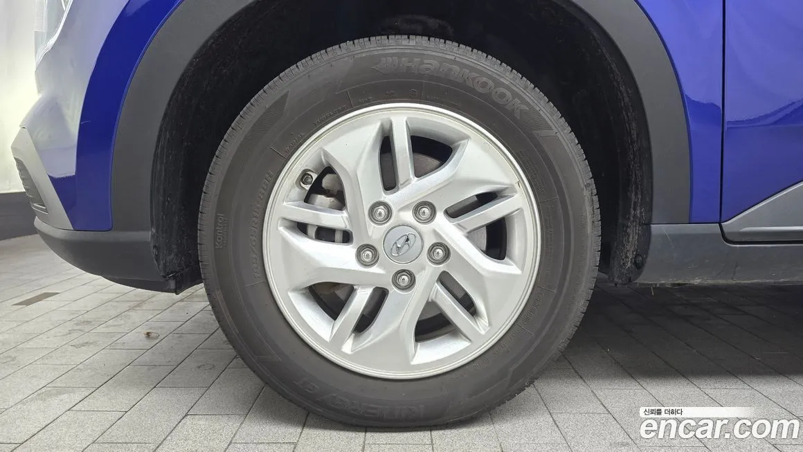 Hyundai Venue — фото 2