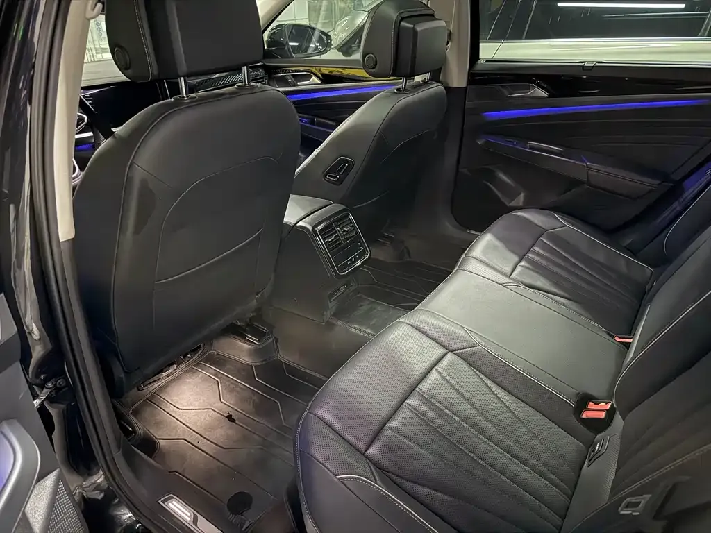 Volkswagen Passat — фото 8