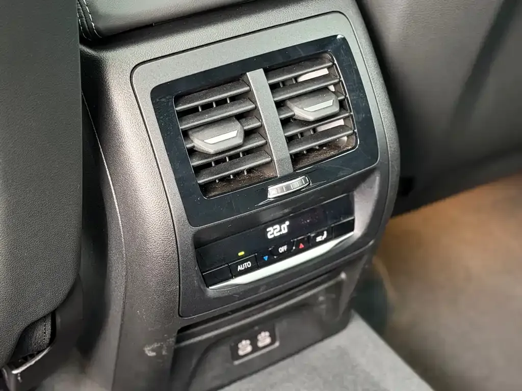 BMW X4 M 2024 из CN, фото 8