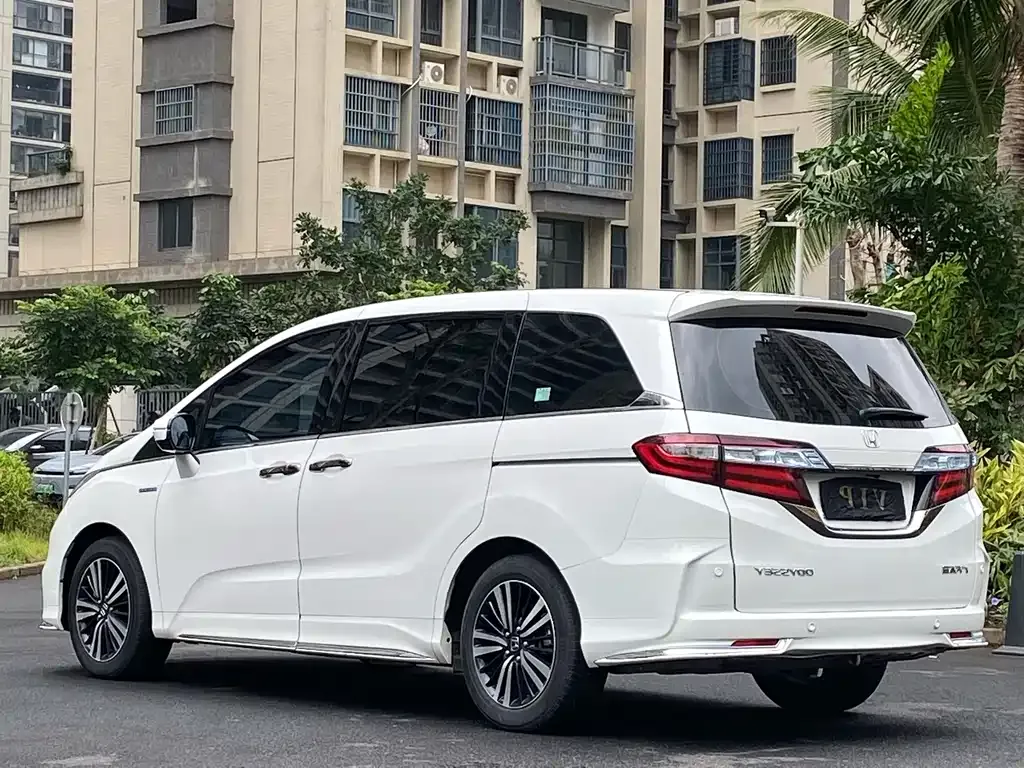 Honda Odyssey — фото 6