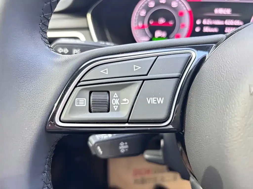 Audi A4L 2021 из CN, фото 10