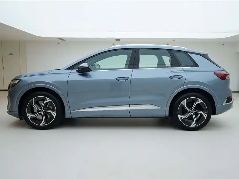 Audi Q4 e-tron — фото 4