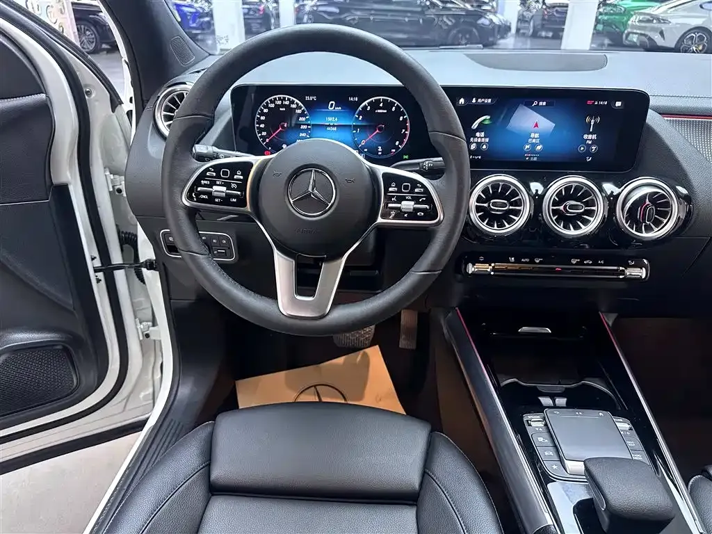 Mercedes-Benz GLA — фото 9