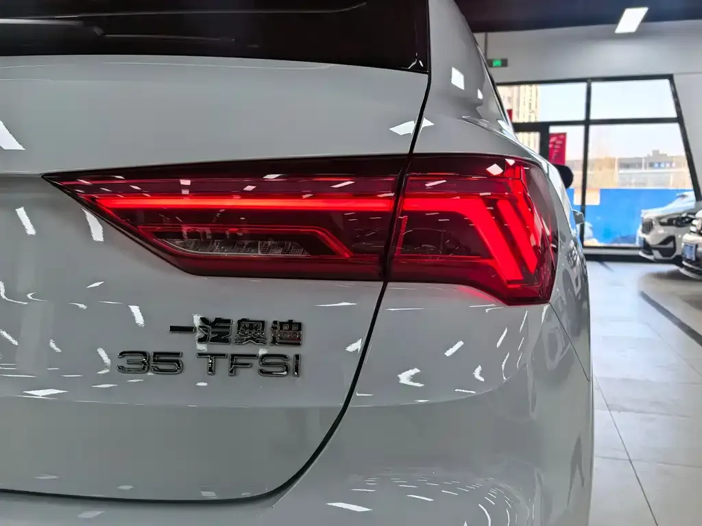 Audi Q3 2023 из CN, фото 2