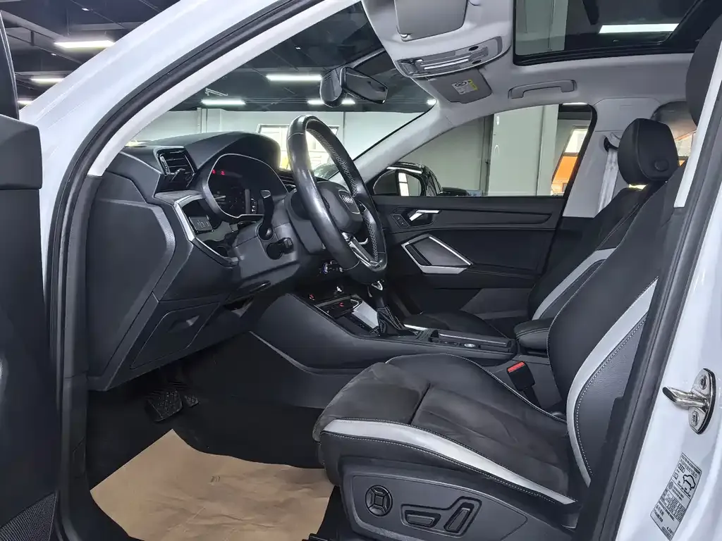 Audi Q3 2023 из CN, фото 6