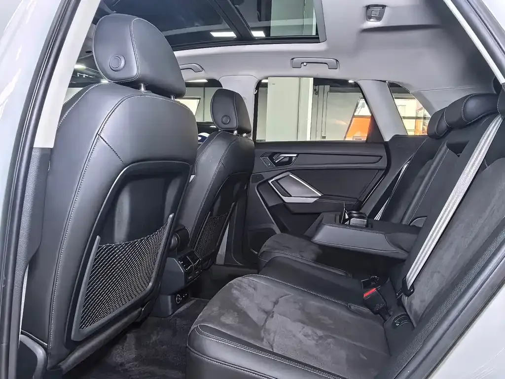 Audi Q3 2023 из CN, фото 9
