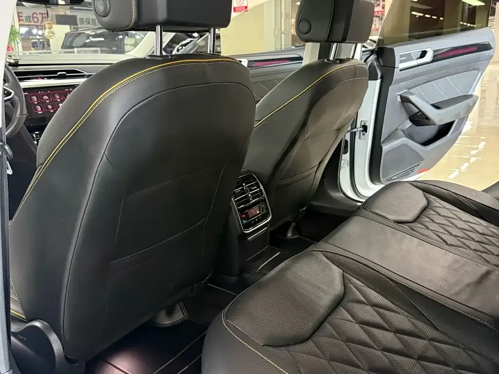 Volkswagen CC 2022 из CN, фото 6