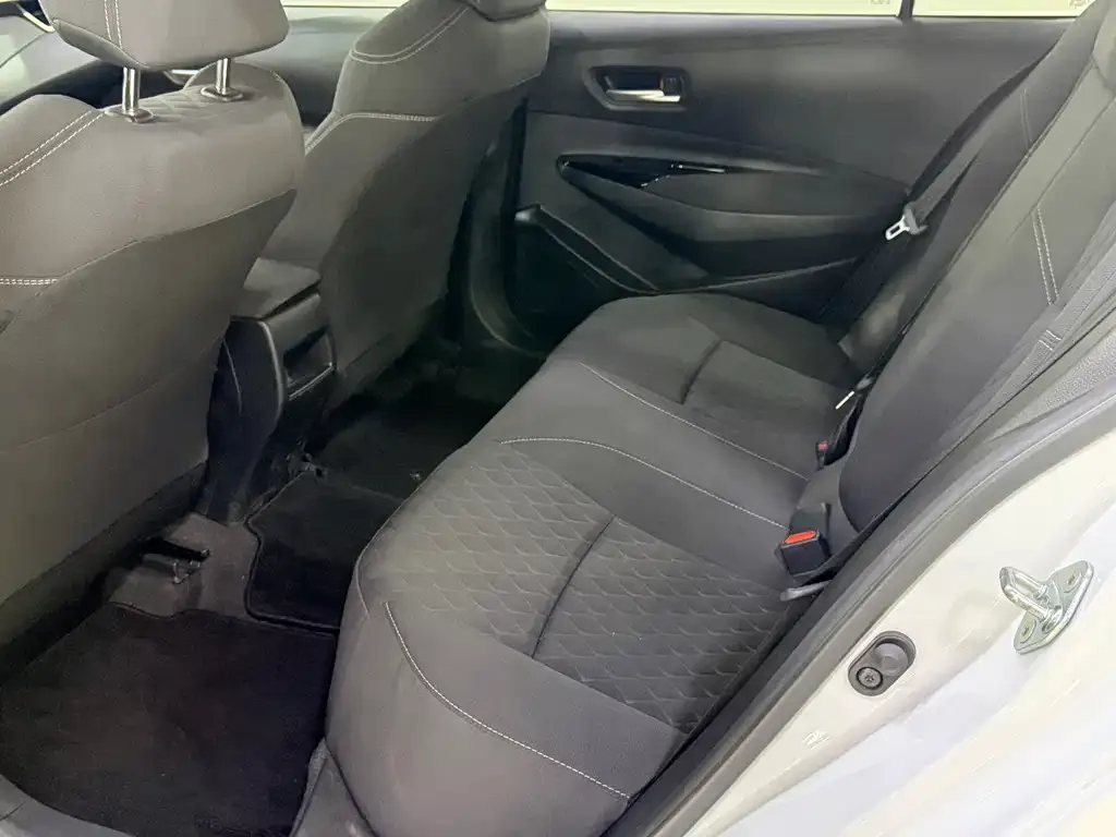 Toyota Allion — фото 5