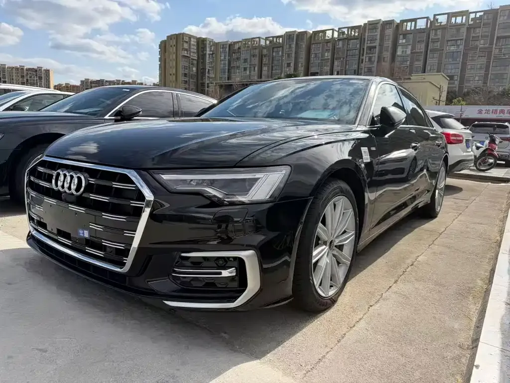 Audi A6L — фото 1