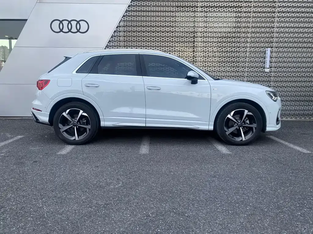 Audi Q3 — фото 4