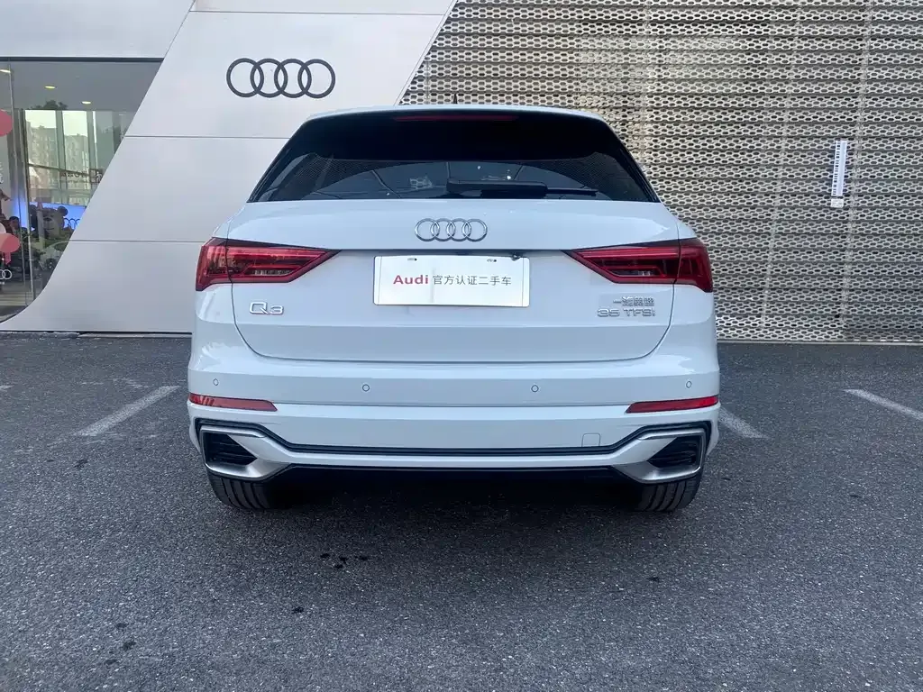 Audi Q3 — фото 10