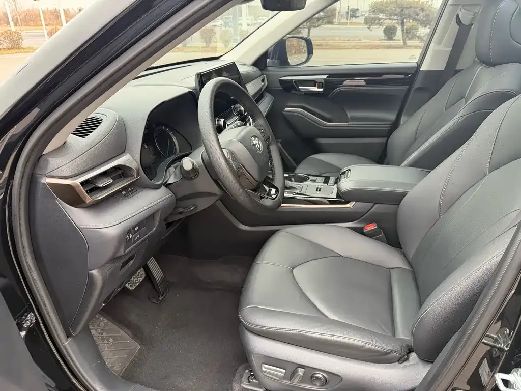 Toyota Highlander — фото 2