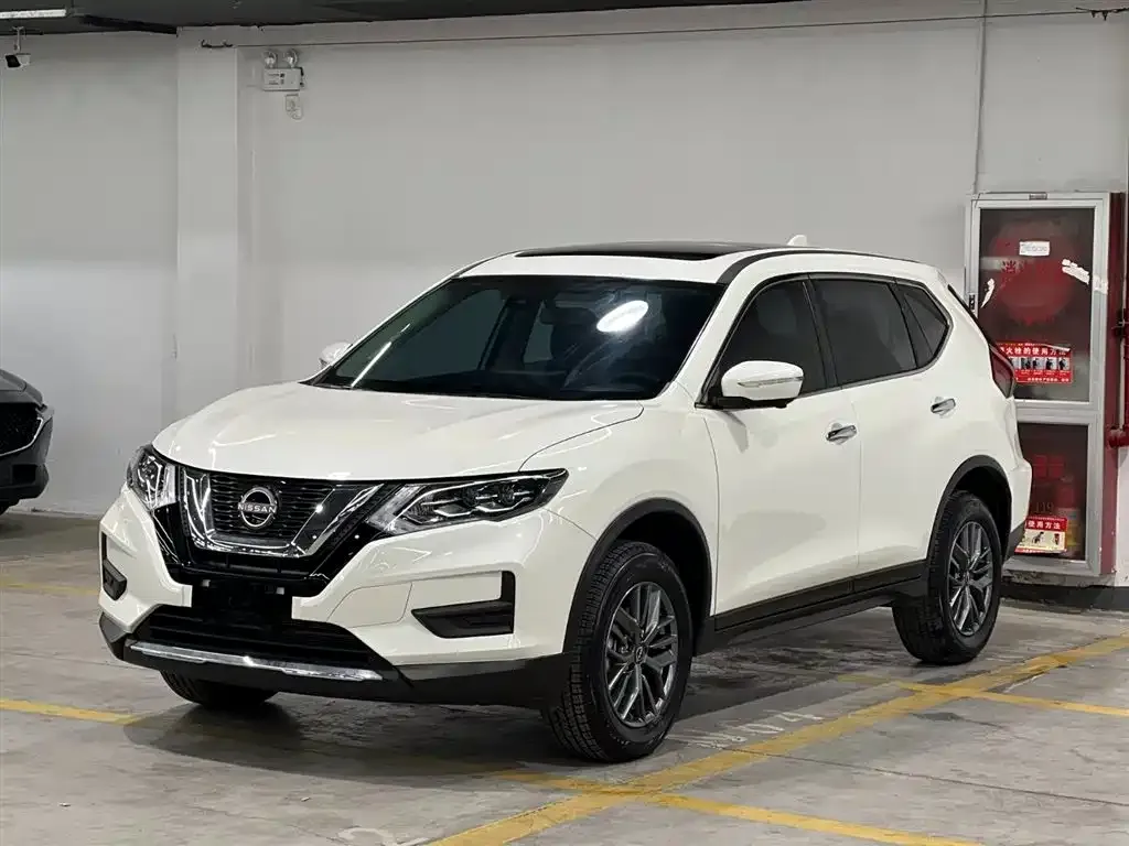 Nissan X-Trail — фото 1